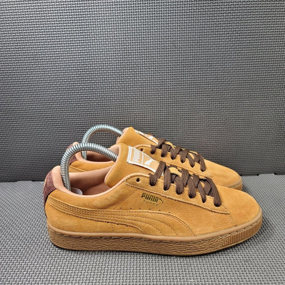 Womens Sz 7.5 Caramel Puma Classic Suede Sneakers